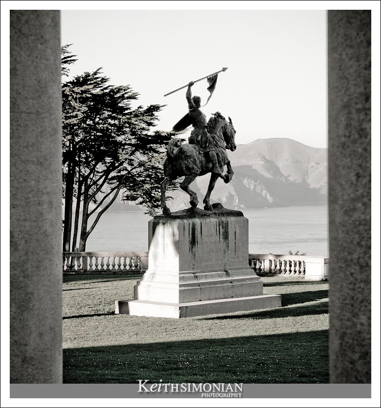 The El Cid statue looks out over the San Francisco Bay. The nickname "El Cid" is actually a nickname for the castillan nobleman Rodrigo DÃ­az de Vivar.