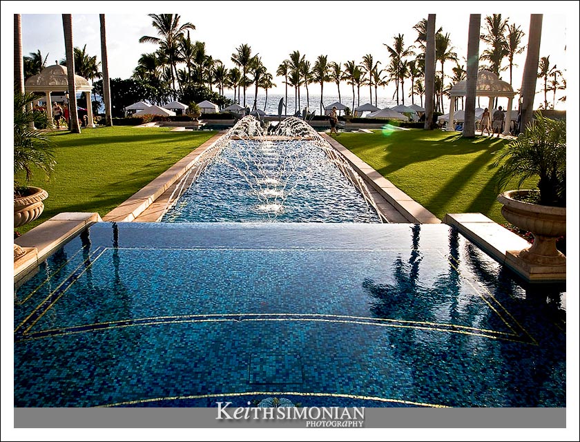 15-May-2005: Maui, Hawaii. A fountain at the Grand Wailea Hotel in Wailea, Maui.