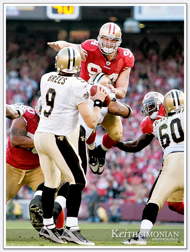 Pass rush by 49er Justin Smith