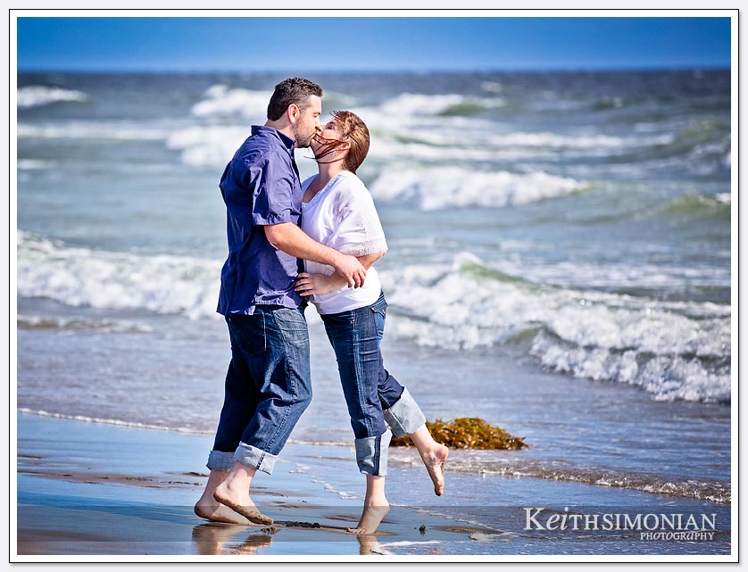 beach side kiss - Santa Cruz