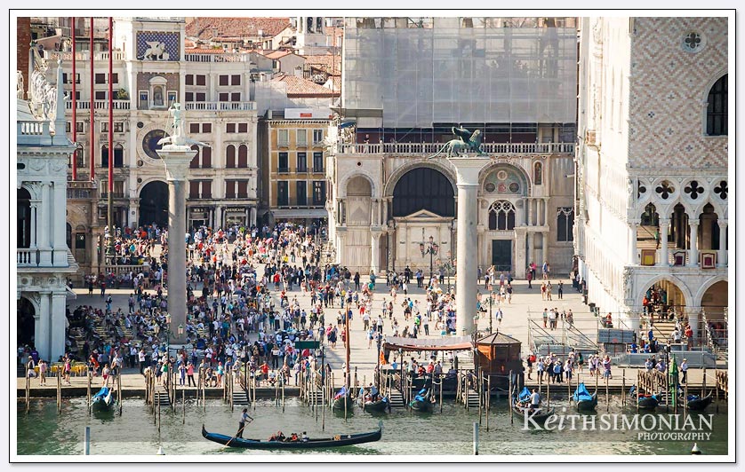 Lots and lots of people in the Piazza San Marco 
