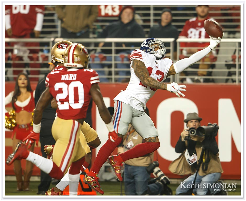 Odell Beckham Jr. of the New York Giants wasn't able to hold on for what would have been a touchdown reception - Santa Clara, CA