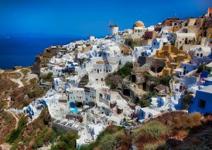 Most of the visitors to Santorini Greece do so by cruise ship. Thousand & thousands of visitors are shuttled to the island each day from the cruise ship.