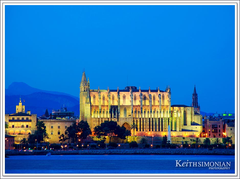 Night view of Palma Cathedral with outside lights illuminating the building - Palma de Mallorca, Spain